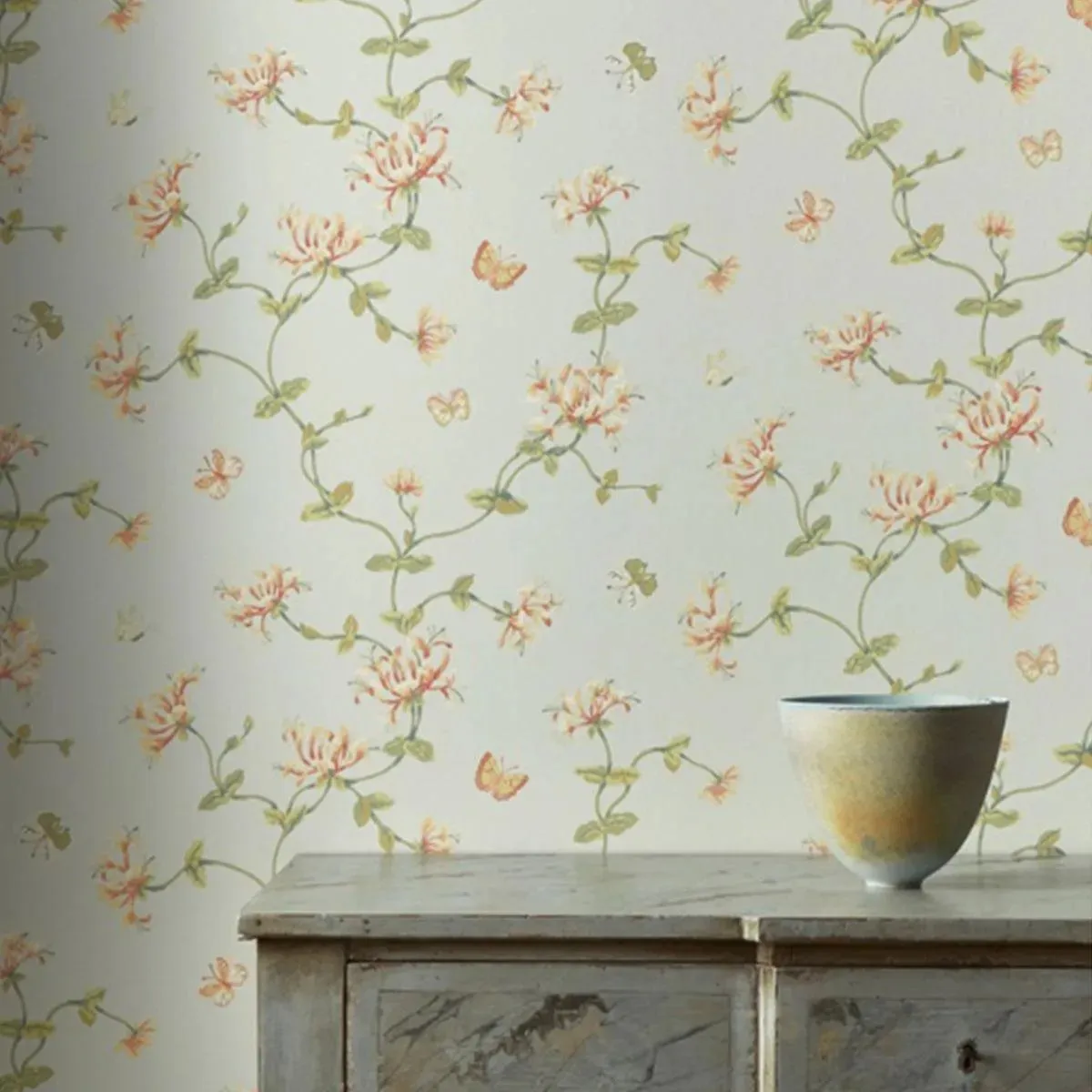 Colefax & Fowler - Honeysuckle Garden Wallpaper