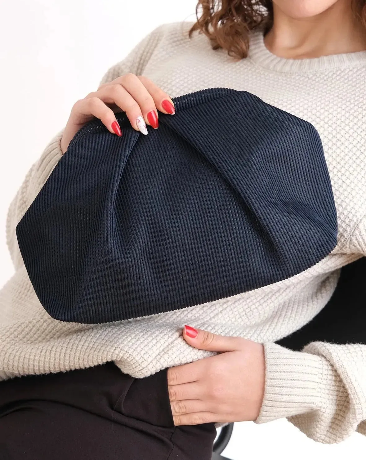 Elegant Pink Pleated Clutch Handbag