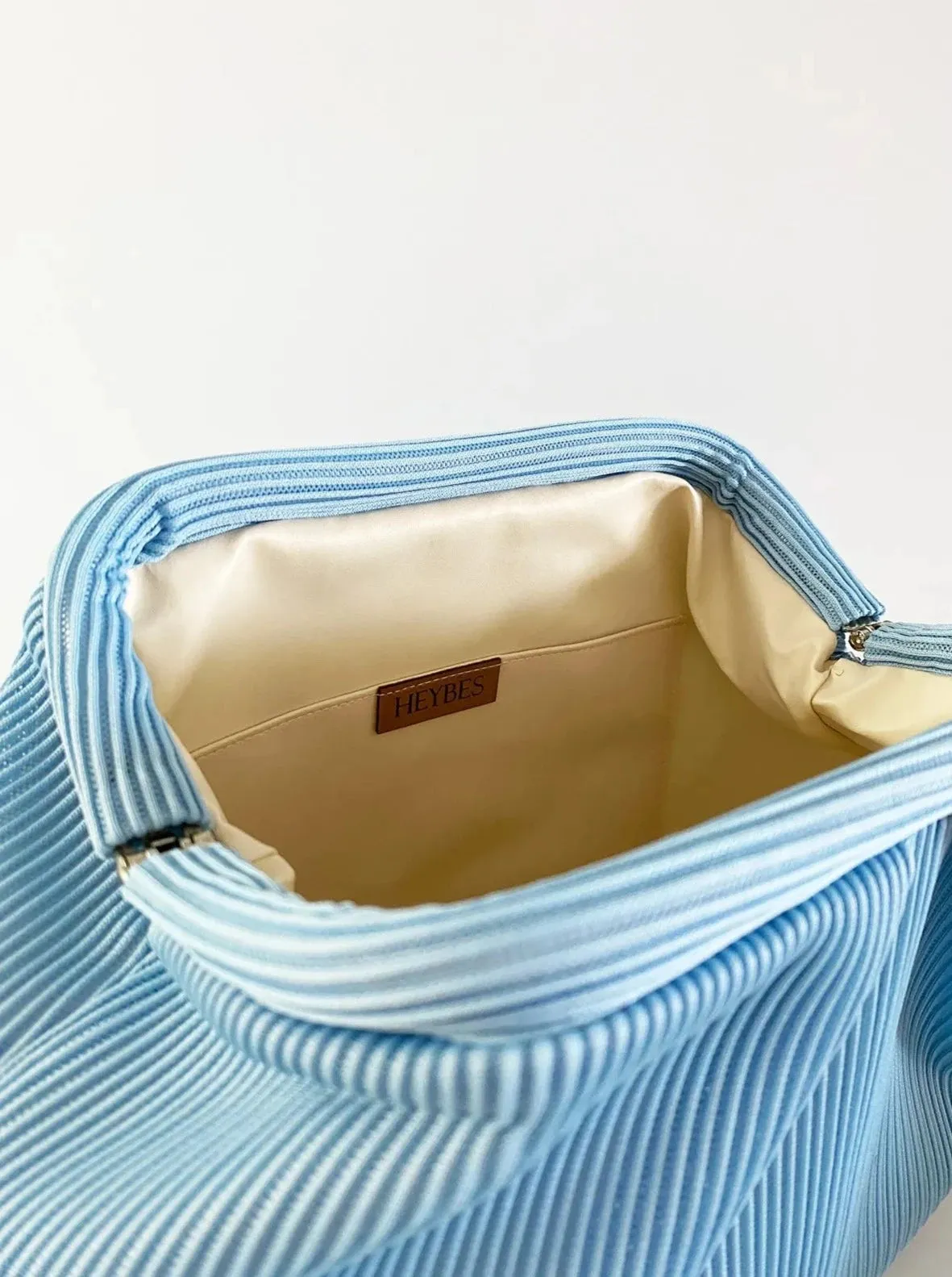 Elegant Pink Pleated Clutch Handbag