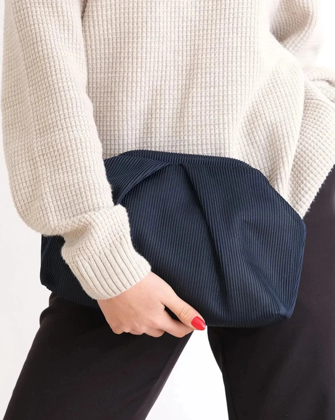 Elegant Pink Pleated Clutch Handbag