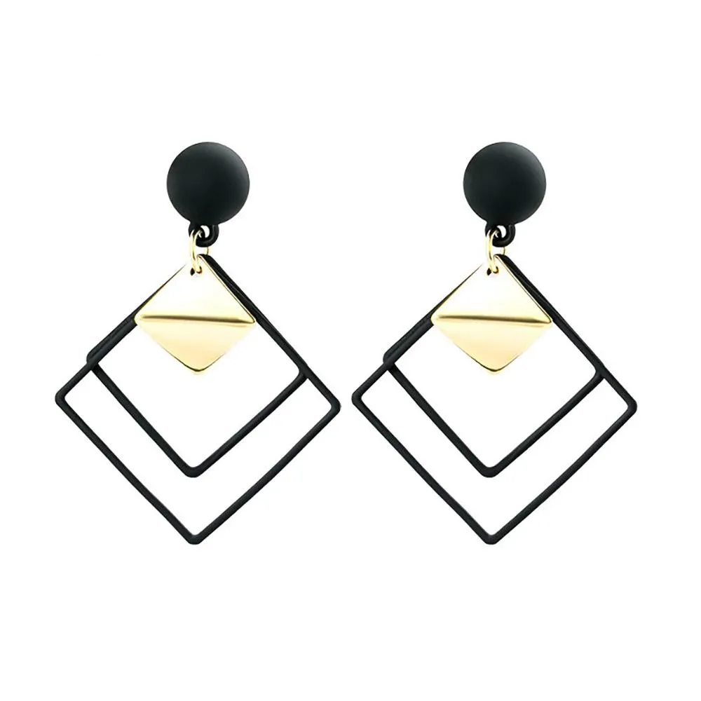On-Trend Geometric Shape Drop Earrings