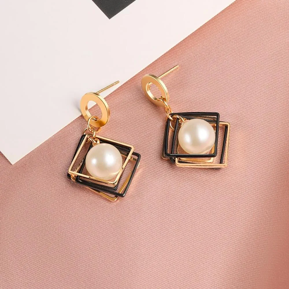 On-Trend Geometric Shape Drop Earrings