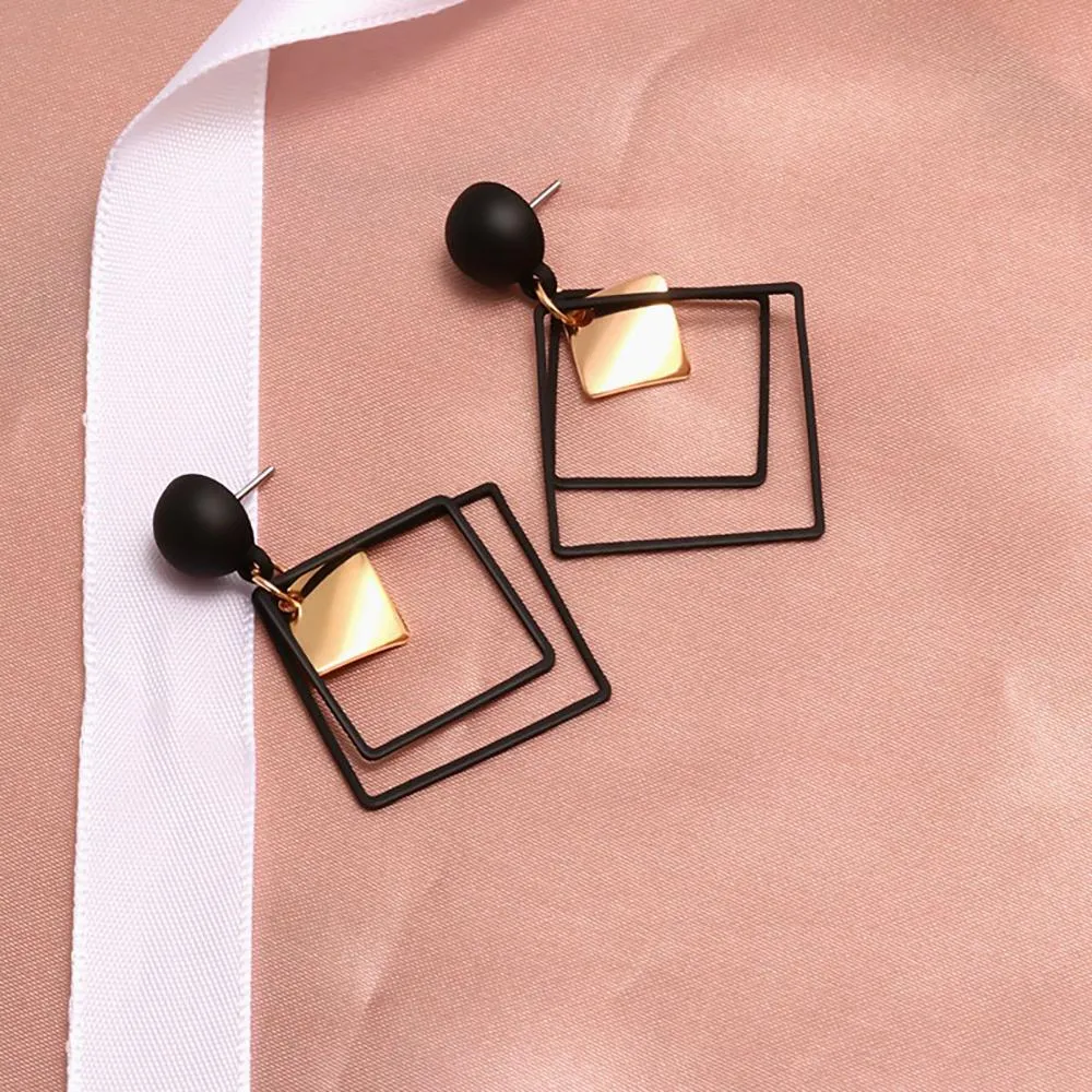 On-Trend Geometric Shape Drop Earrings